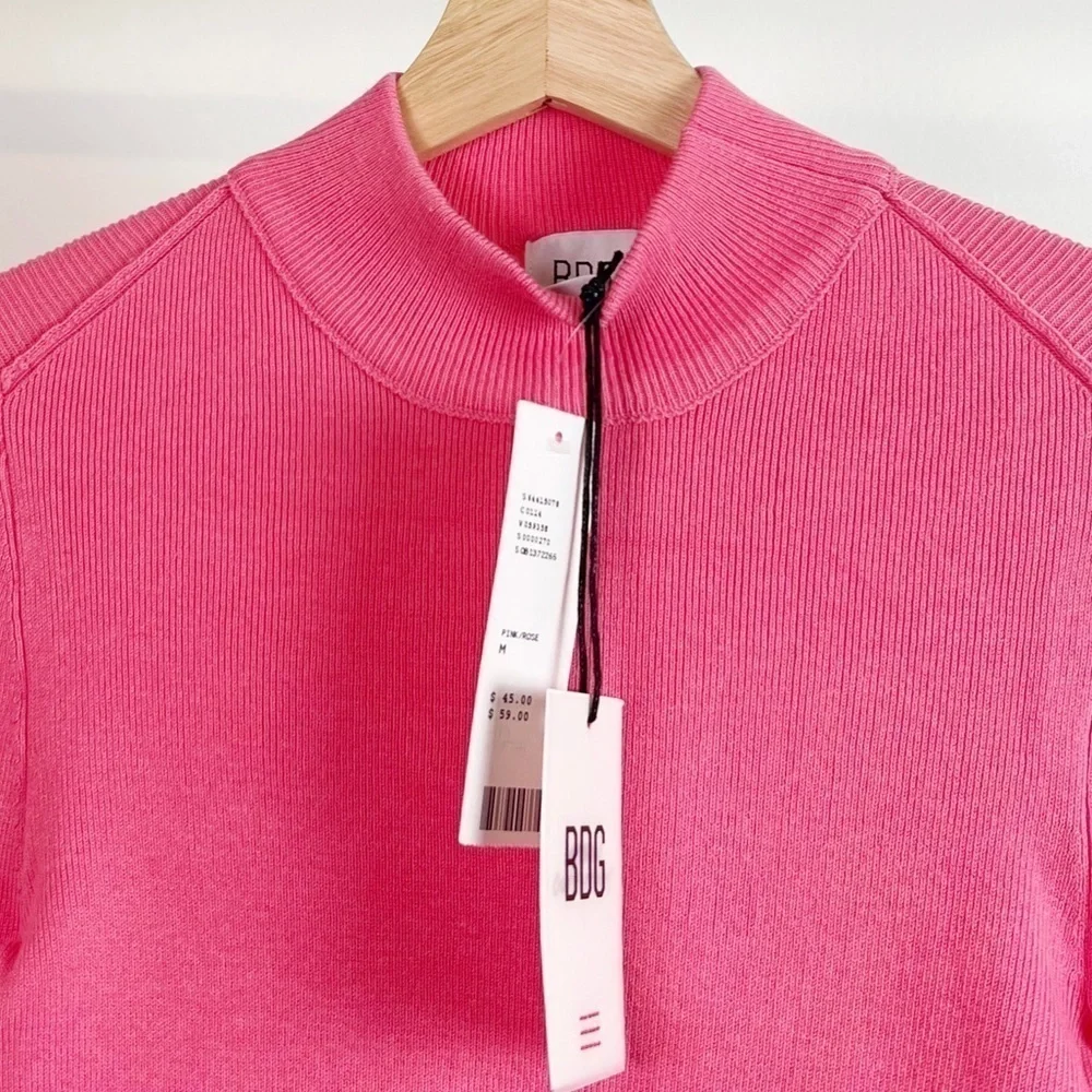 NWT Urban Outfitters BDG Farren Turtleneck Sweater in Pink